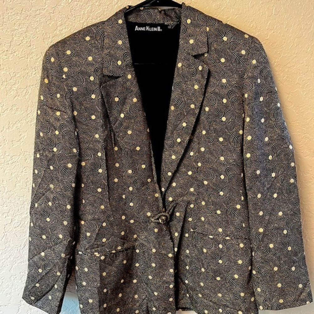 Vintage Anne Klein II Black And Cream, Size 6 Petite, 100%‎ Silk Jacket.